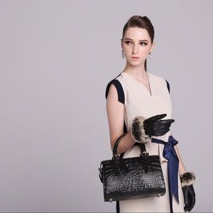 Pre-order D’MOM Curva Boston Crocodile Handbag!
